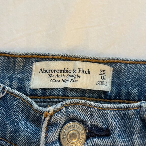Abercrombie Ultra High Rise Ankle Straight Jeans (25S) - Picture 3 of 3